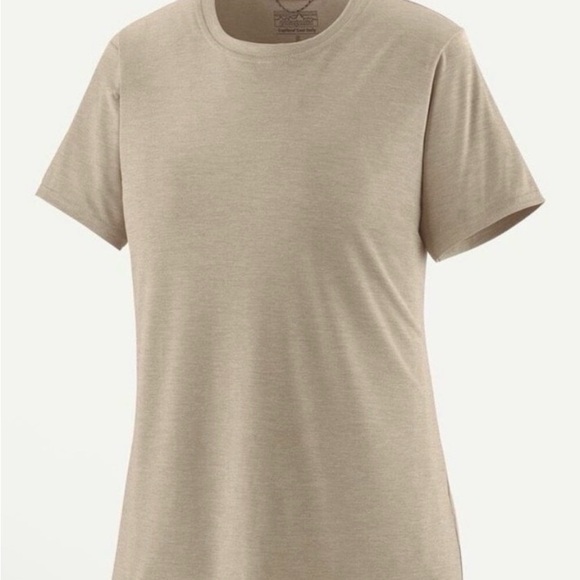 NWOT - Patagonia Capilene Cool Daily Odor Control Pumice Dyno White
Size L - Picture 3 of 6